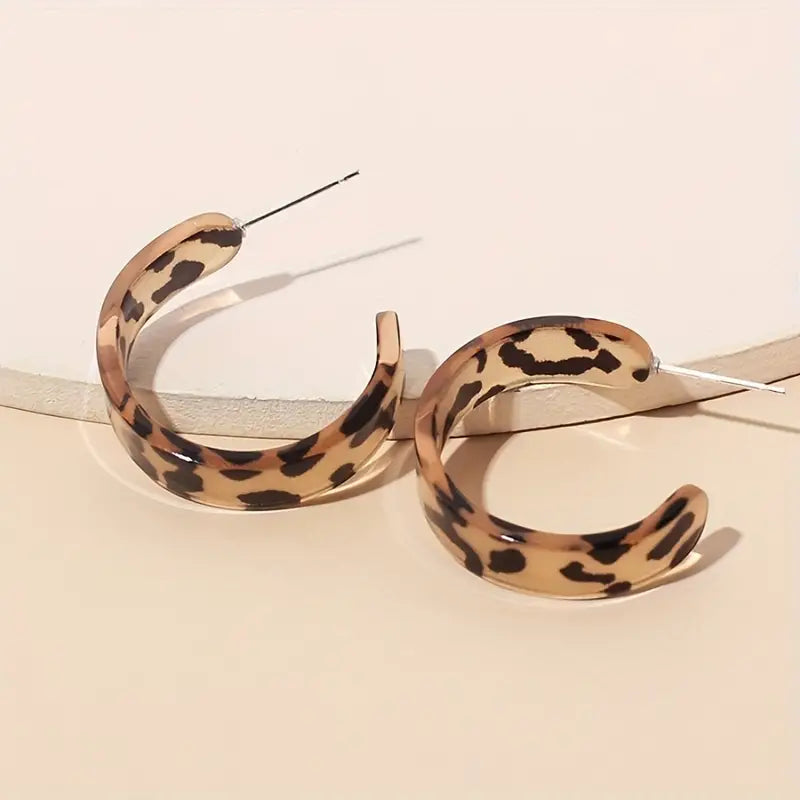 Everyday Chic Leopard Hoop Earrings